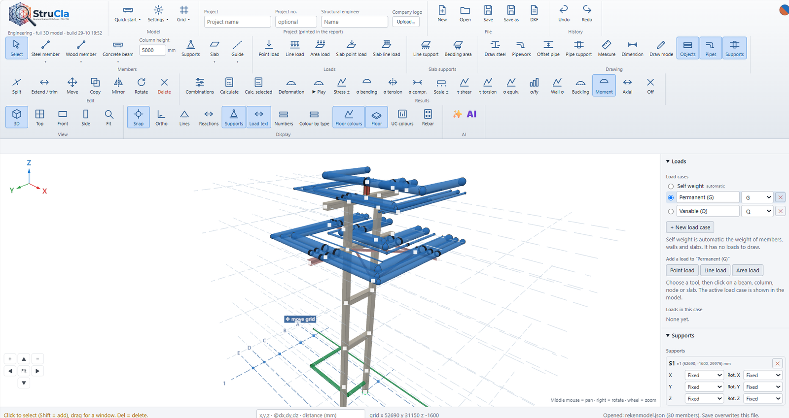 StruCla screenshot: process pipework drawn on a multi-level steel structure in 3D